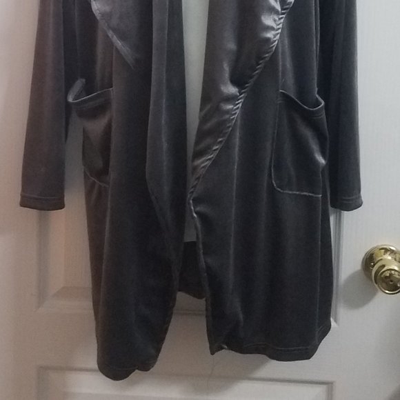 Boutique Lightweight Thin Velvet Duster Steel Grey 1day Sale - Picture 3 of 6